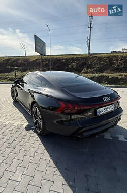 Купе Audi RS e-tron GT 2024 в 