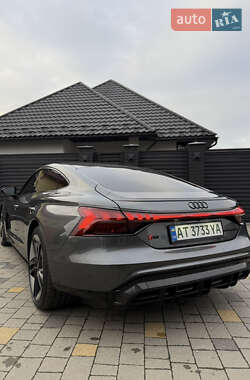 Купе Audi RS e-tron GT 2021 в 