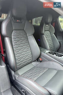 Купе Audi RS e-tron GT 2021 в 