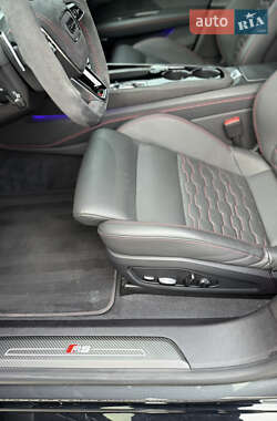 Купе Audi RS e-tron GT 2021 в 
