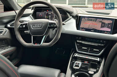 Купе Audi RS e-tron GT 2023 в 