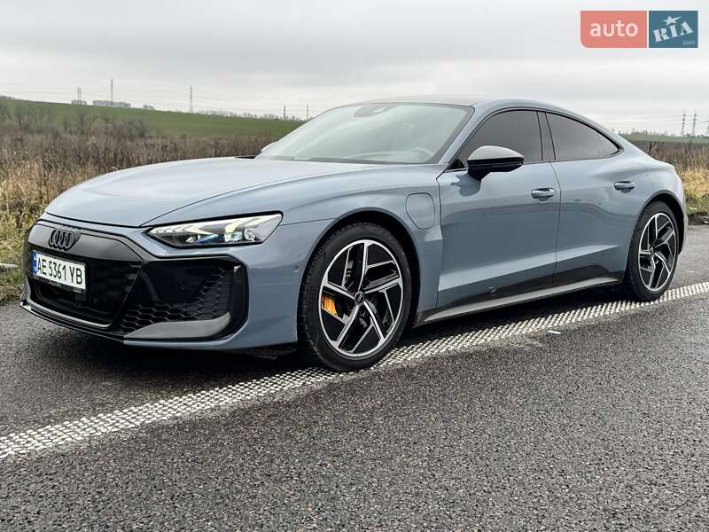 Audi RS e-tron GT, фото з оголошення