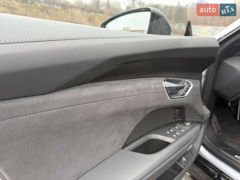 Купе Audi RS e-tron GT 2022 в Києві