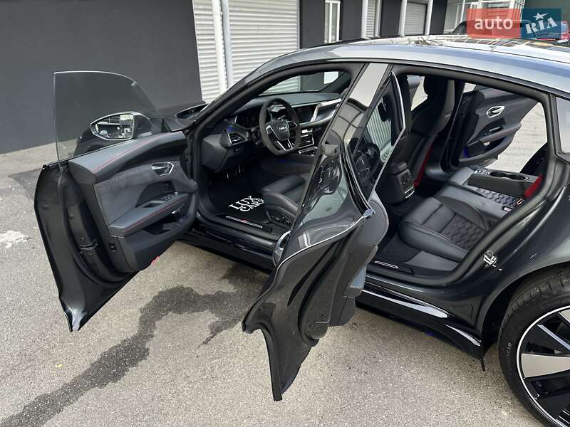 Купе Audi RS e-tron GT 2023 в Киеве