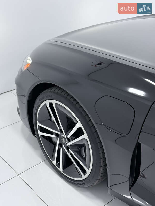 Купе Audi RS e-tron GT 2023 в Одесі