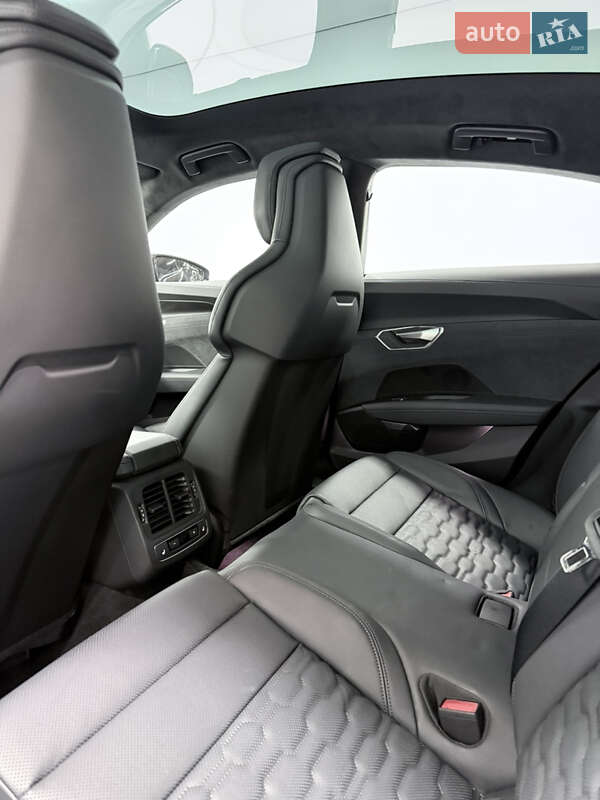 Купе Audi RS e-tron GT 2023 в Одесі