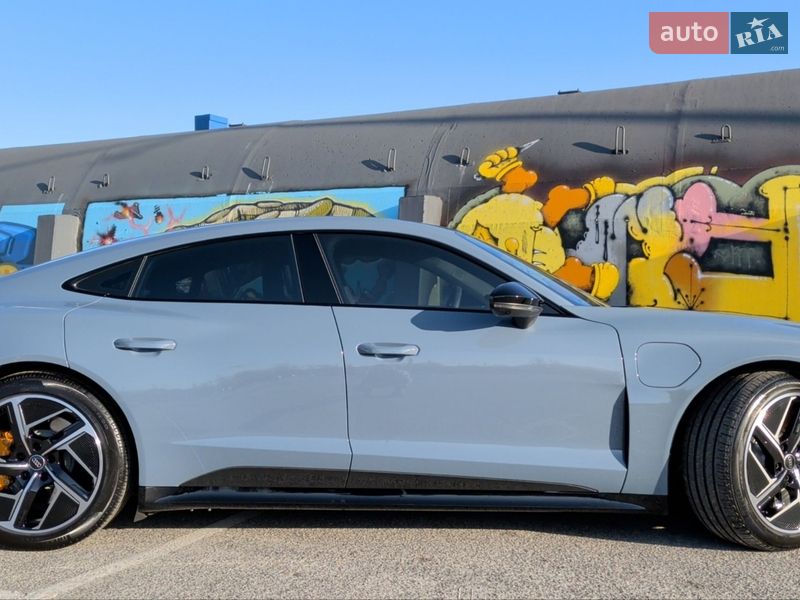 Купе Audi RS e-tron GT 2024 в Киеве