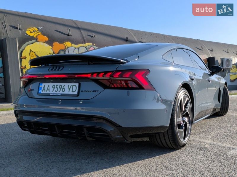 Купе Audi RS e-tron GT 2024 в Киеве