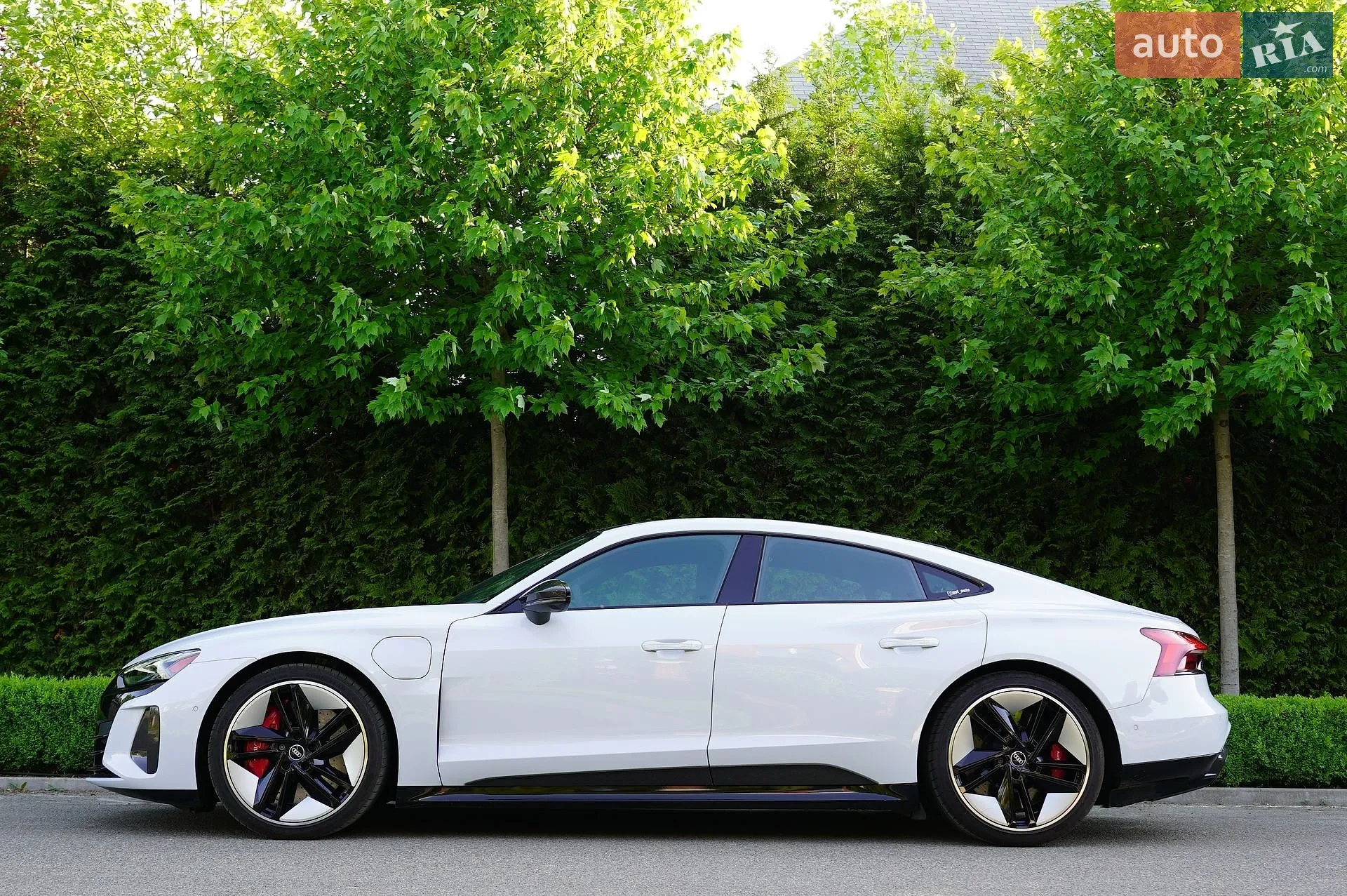 2021 Audi RS e-tron GT - мініатюра 11