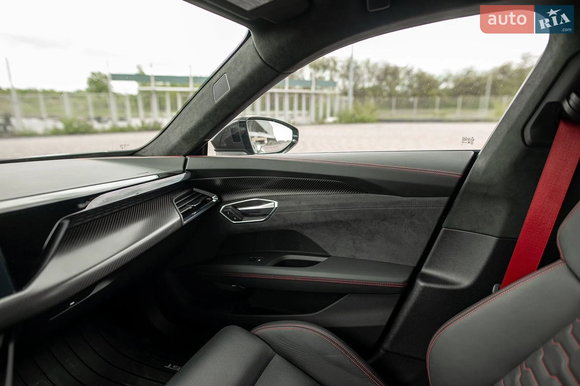 2022 Audi RS e-tron GT - мініатюра 39