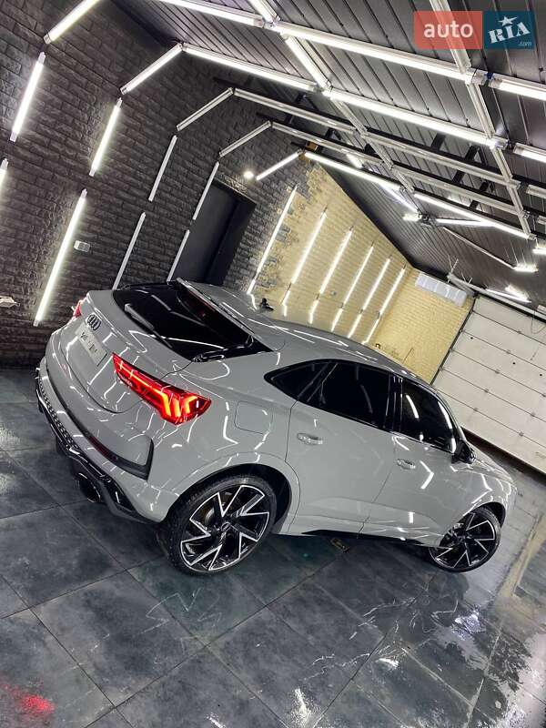 Внедорожник / Кроссовер Audi RS Q3 2021 в Киеве