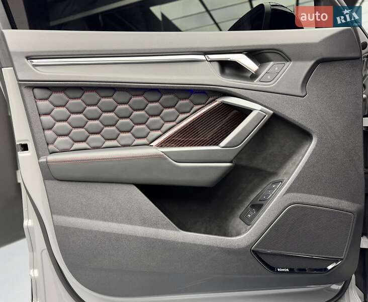 Позашляховик / Кросовер Audi RS Q3 2023 в Києві