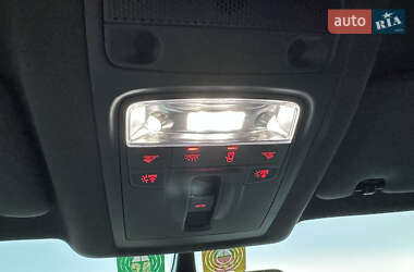 Позашляховик / Кросовер Audi RS Q3 2016 в  фото 178 Позашляховик / Кросовер Audi RS Q3 2016 в
