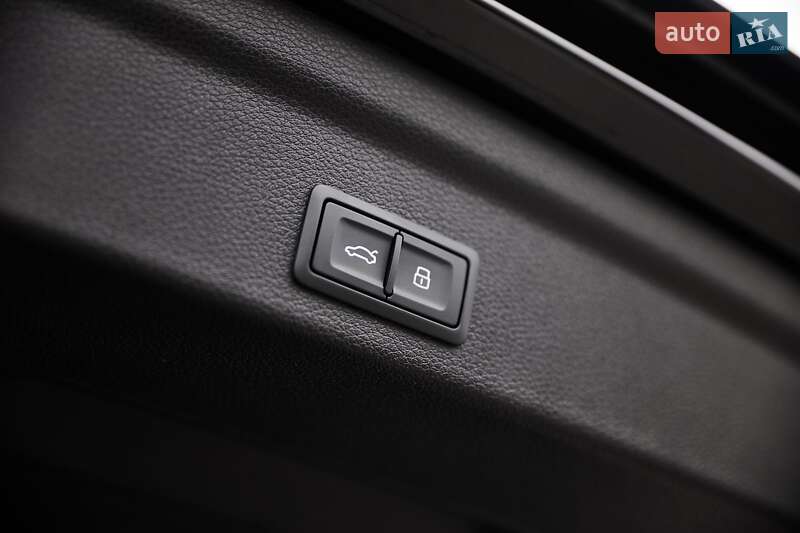 Позашляховик / Кросовер Audi RS Q3 2024 в Києві