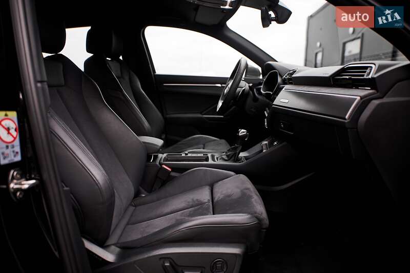 Позашляховик / Кросовер Audi RS Q3 2024 в Києві