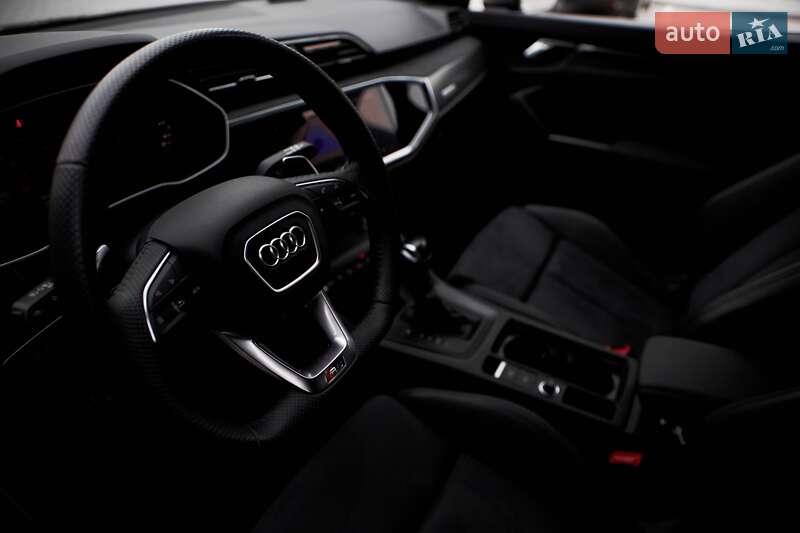 Позашляховик / Кросовер Audi RS Q3 2024 в Києві