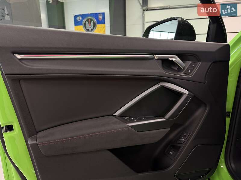 Внедорожник / Кроссовер Audi RS Q3 2023 в Тернополе