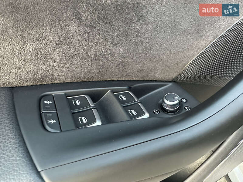 Внедорожник / Кроссовер Audi RS Q3 2016 в Луцке