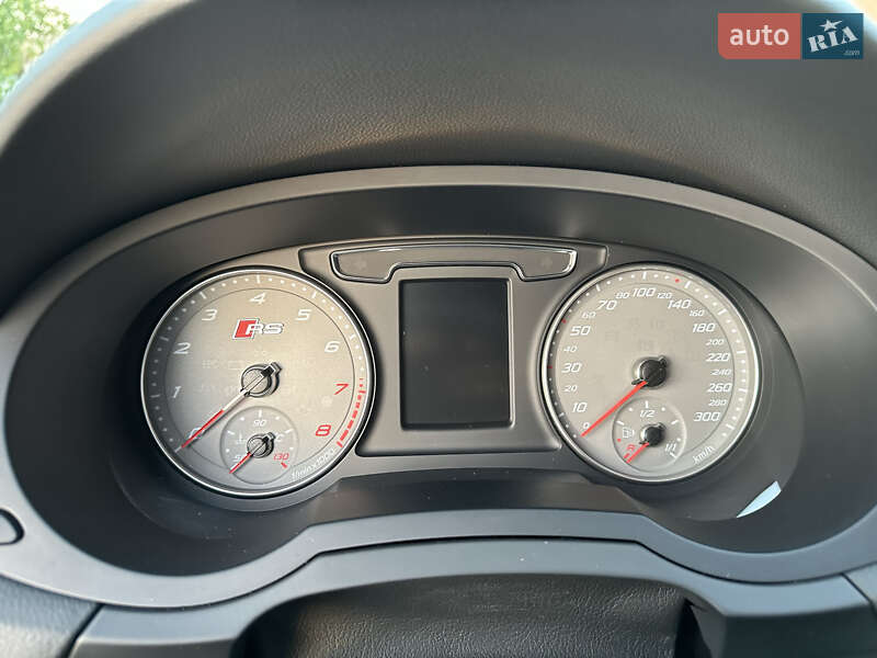 Внедорожник / Кроссовер Audi RS Q3 2016 в Луцке