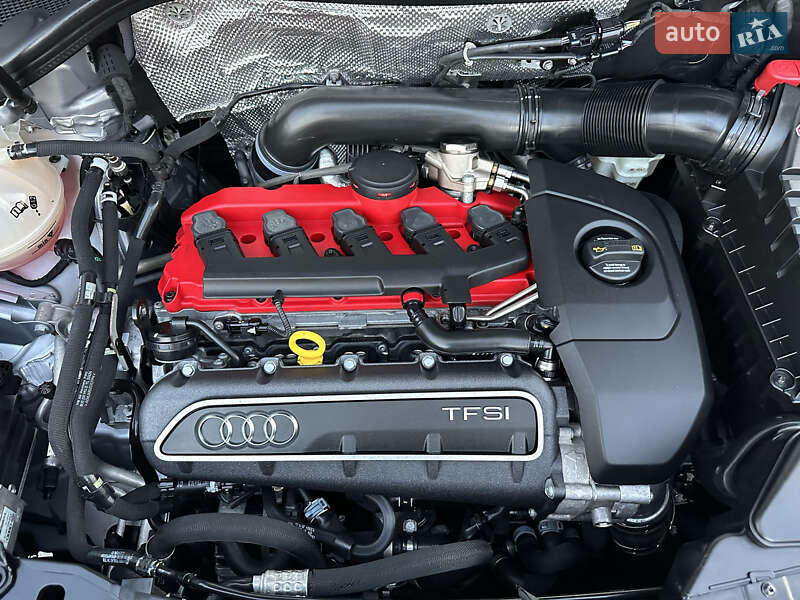 Внедорожник / Кроссовер Audi RS Q3 2016 в Луцке