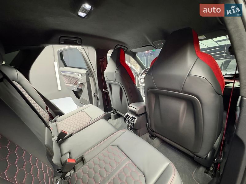 Внедорожник / Кроссовер Audi RS Q3 2023 в Киеве фото 59 Внедорожник / Кроссовер Audi RS Q3 2023 в Киеве