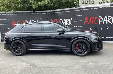Внедорожник / Кроссовер Audi RS Q8 2020 в 