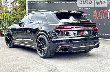 Внедорожник / Кроссовер Audi RS Q8 2020 в 