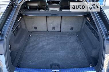 Внедорожник / Кроссовер Audi RS Q8 2021 в 