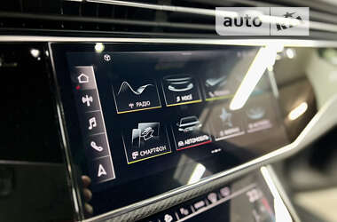 Внедорожник / Кроссовер Audi RS Q8 2022 в 