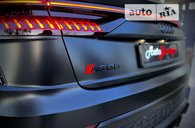 Внедорожник / Кроссовер Audi RS Q8 2021 в 