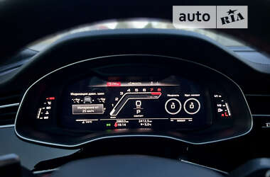 Внедорожник / Кроссовер Audi RS Q8 2021 в 