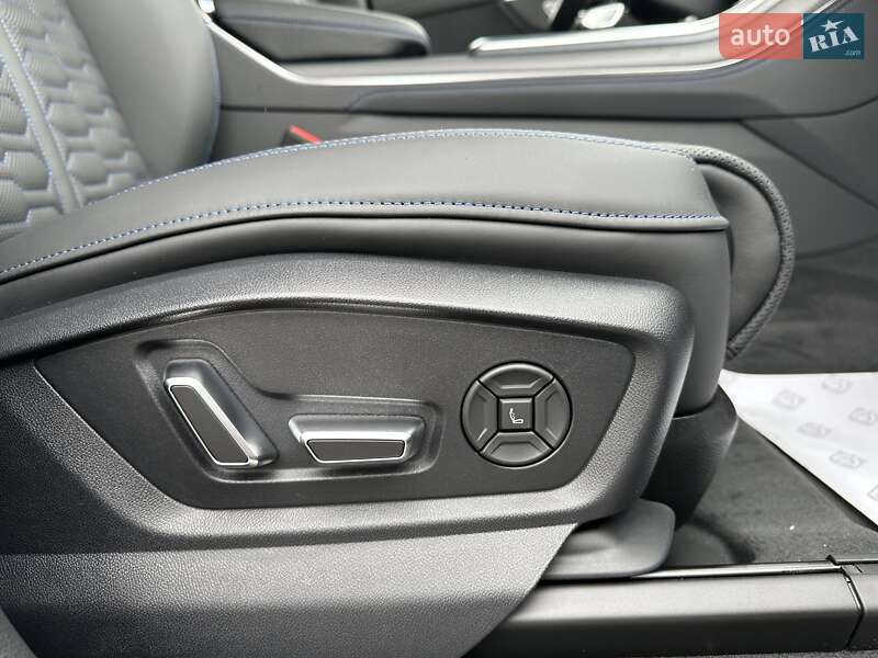 Внедорожник / Кроссовер Audi RS Q8 2025 в Киеве