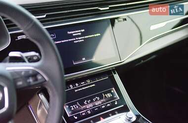 Внедорожник / Кроссовер Audi RS Q8 2023 в 