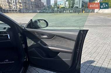 Позашляховик / Кросовер Audi RS Q8 2020 в 