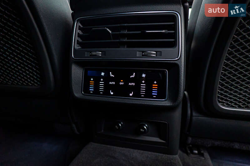 Внедорожник / Кроссовер Audi RS Q8 2023 в Киеве фото 29 Внедорожник / Кроссовер Audi RS Q8 2023 в Киеве