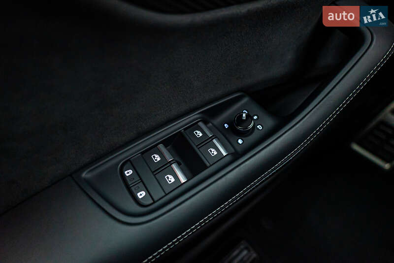 Внедорожник / Кроссовер Audi RS Q8 2023 в Киеве фото 26 Внедорожник / Кроссовер Audi RS Q8 2023 в Киеве