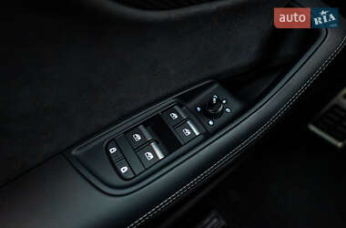 Внедорожник / Кроссовер Audi RS Q8 2023 в 