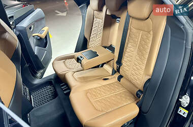 Внедорожник / Кроссовер Audi RS Q8 2020 в 