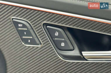 Внедорожник / Кроссовер Audi RS Q8 2020 в 