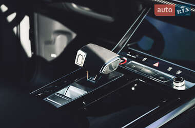 Позашляховик / Кросовер Audi RS Q8 2023 в 