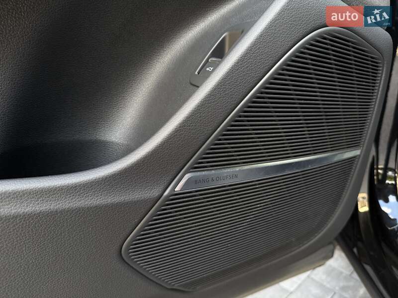 Позашляховик / Кросовер Audi RS Q8 2023 в Києві фото 41 Позашляховик / Кросовер Audi RS Q8 2023 в Києві