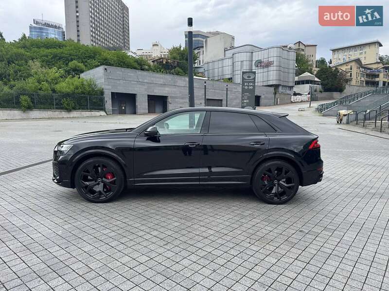 Внедорожник / Кроссовер Audi RS Q8 2020 в 
