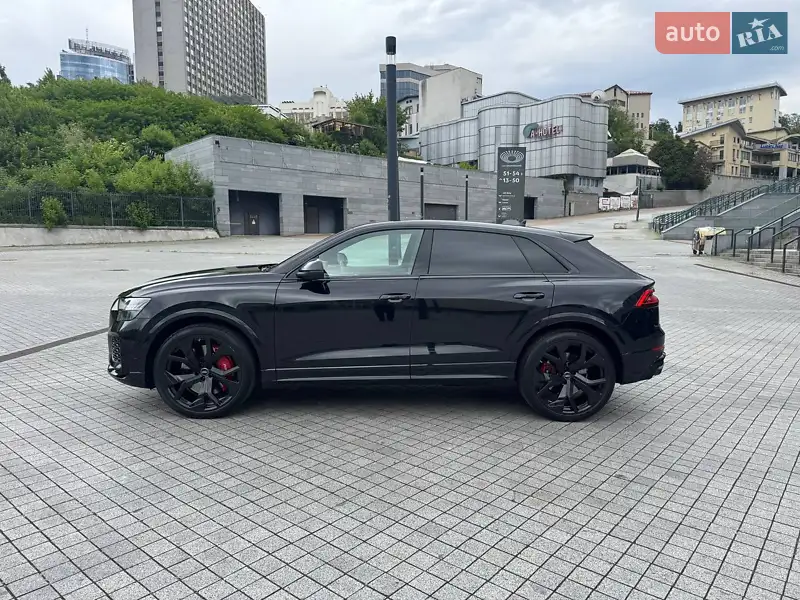 Внедорожник / Кроссовер Audi RS Q8 2020 в 