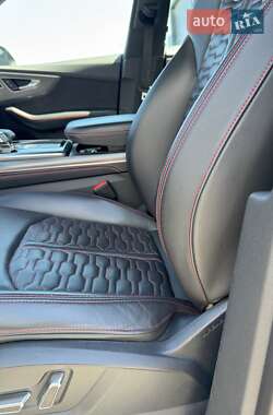 Внедорожник / Кроссовер Audi RS Q8 2020 в 