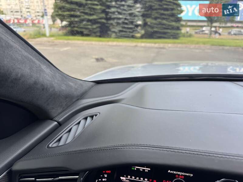 Внедорожник / Кроссовер Audi RS Q8 2021 в Киеве