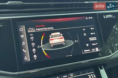 Внедорожник / Кроссовер Audi RS Q8 2021 в 