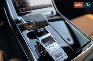 Позашляховик / Кросовер Audi RS Q8 2021 в 