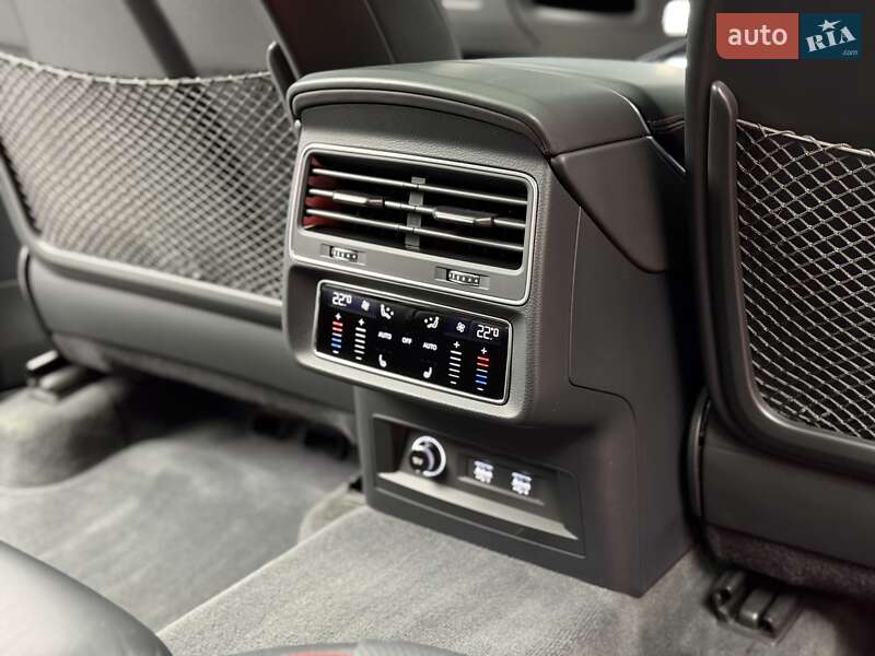 Внедорожник / Кроссовер Audi RS Q8 2020 в Киеве