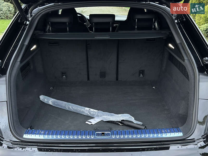 Внедорожник / Кроссовер Audi RS Q8 2023 в Ровно