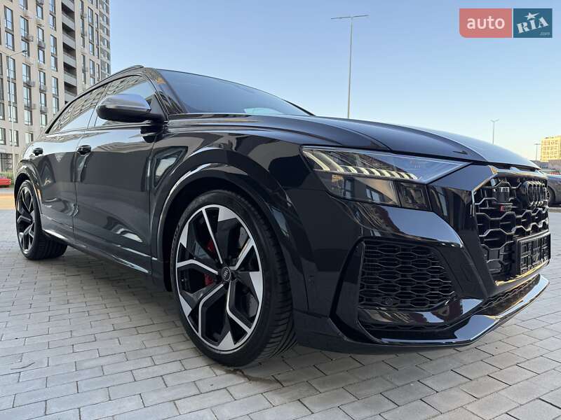 Внедорожник / Кроссовер Audi RS Q8 2024 в 